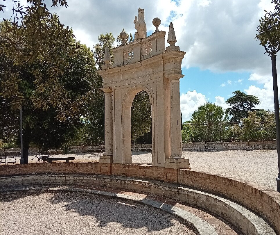 Giardini del Frontone-佩鲁贾必去景点