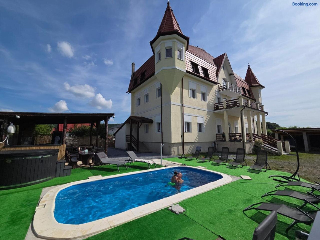 Castle Csanyi