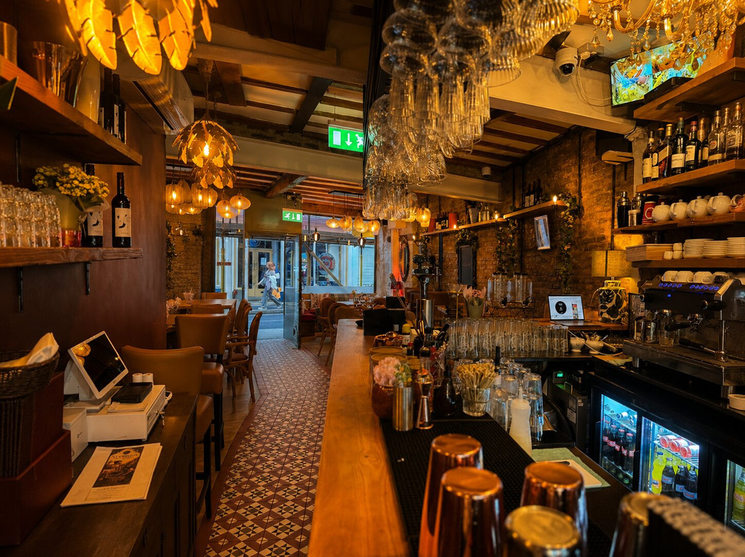 Vermilon Cafe Restaurant & Bar