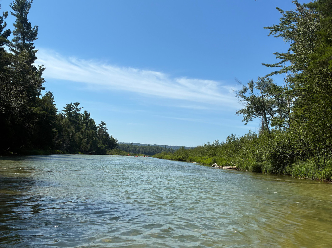 Riverside Canoe Trips-Honor必去景点