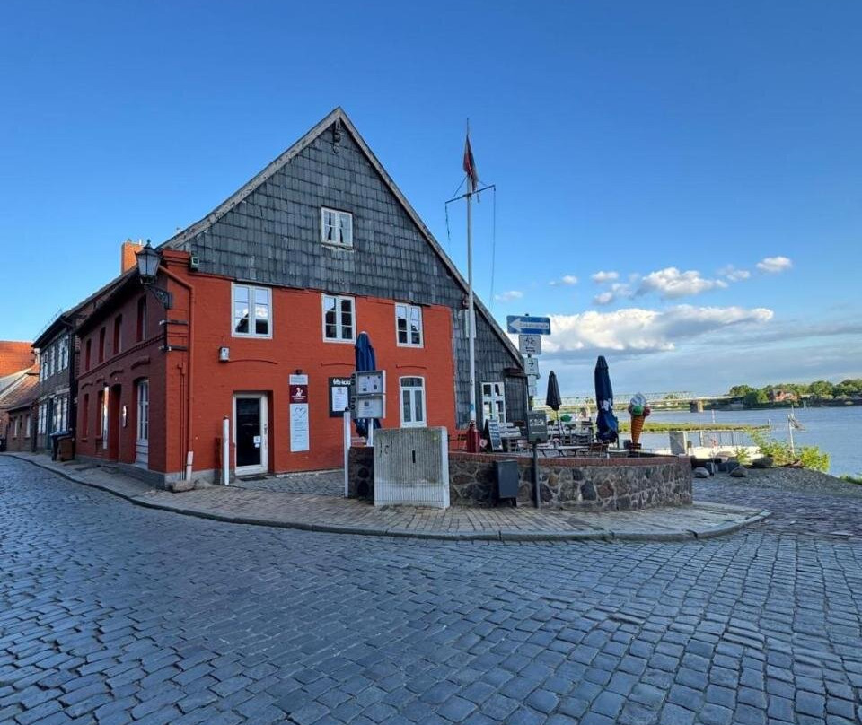 Millers Kate mit Elbblick