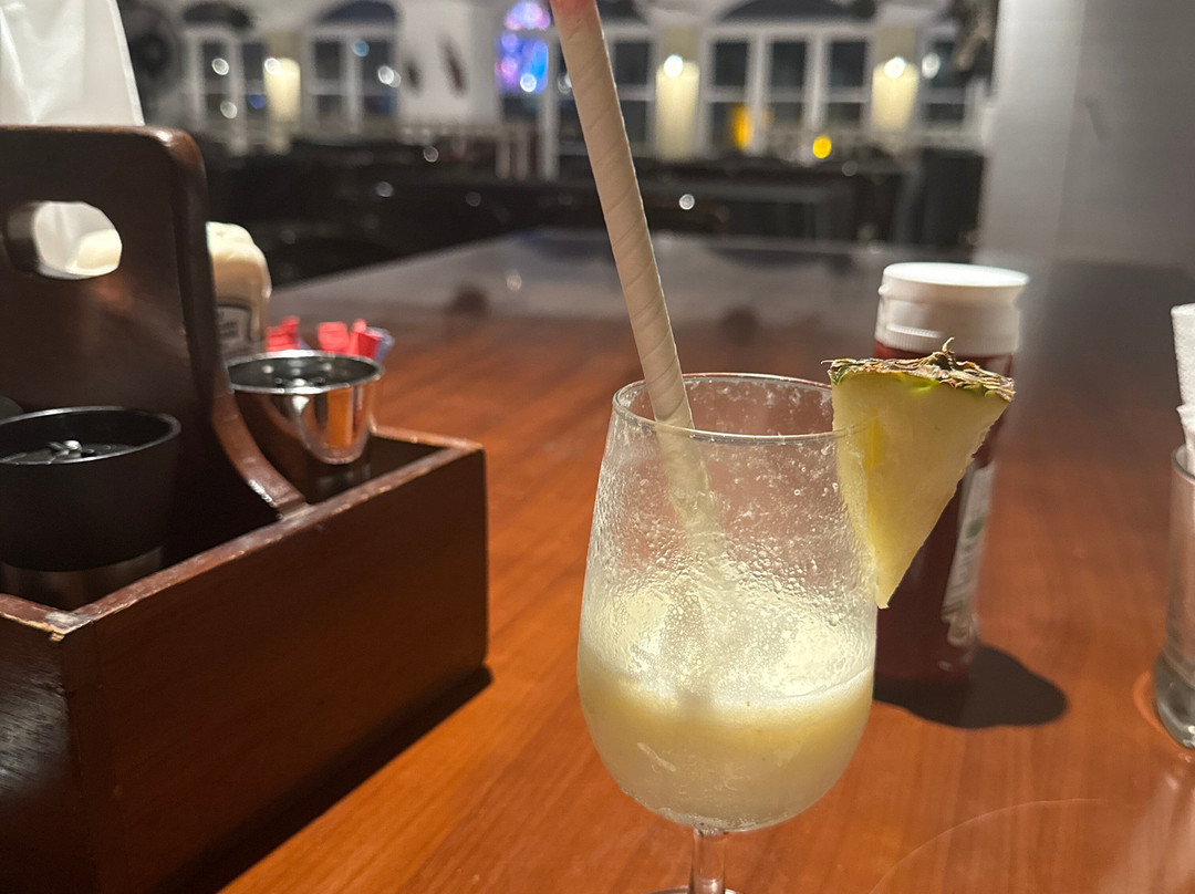 中铁尼雷尔大酒店主图