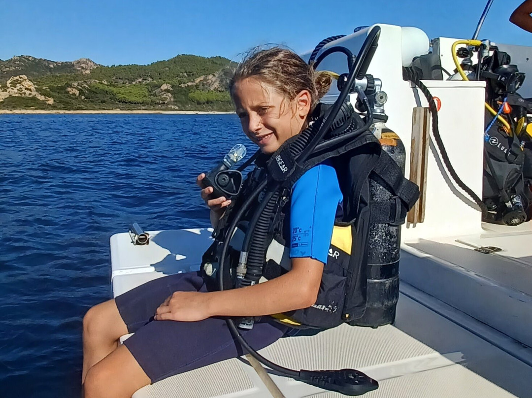 Abyssos Diving School & Snorkeling-Capo Comino必去景点