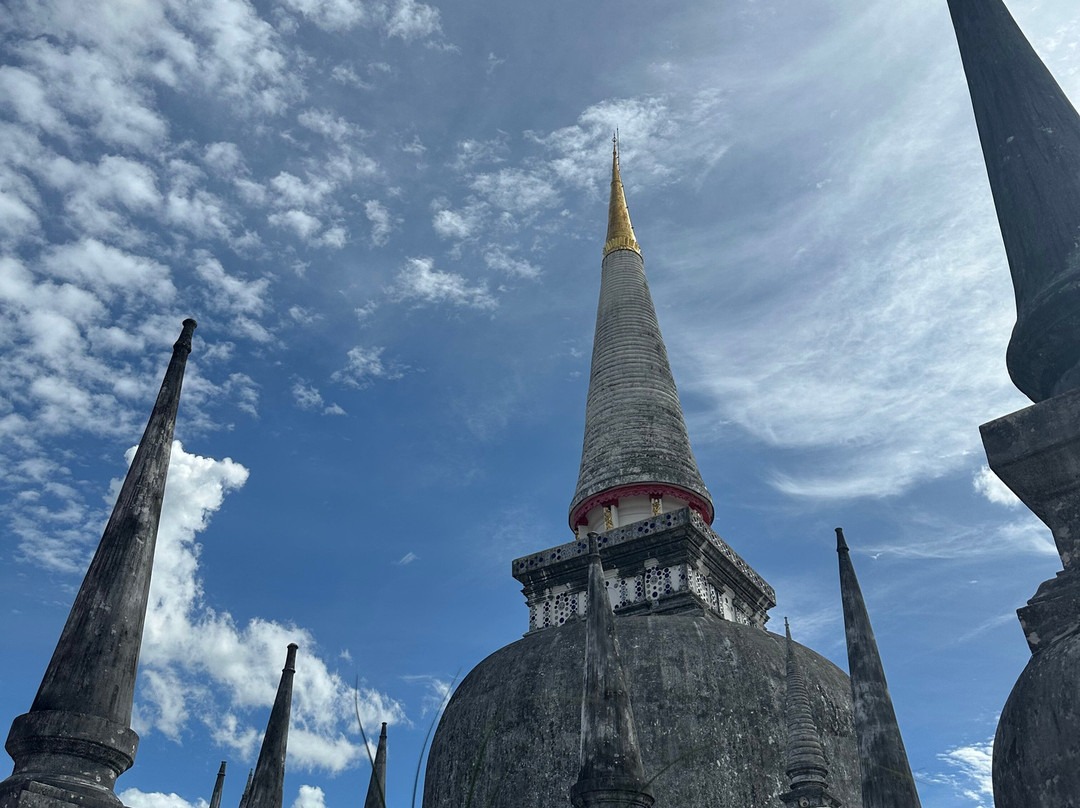 Phra Mahathat Woramaha Wiharn-洛坤必去景点