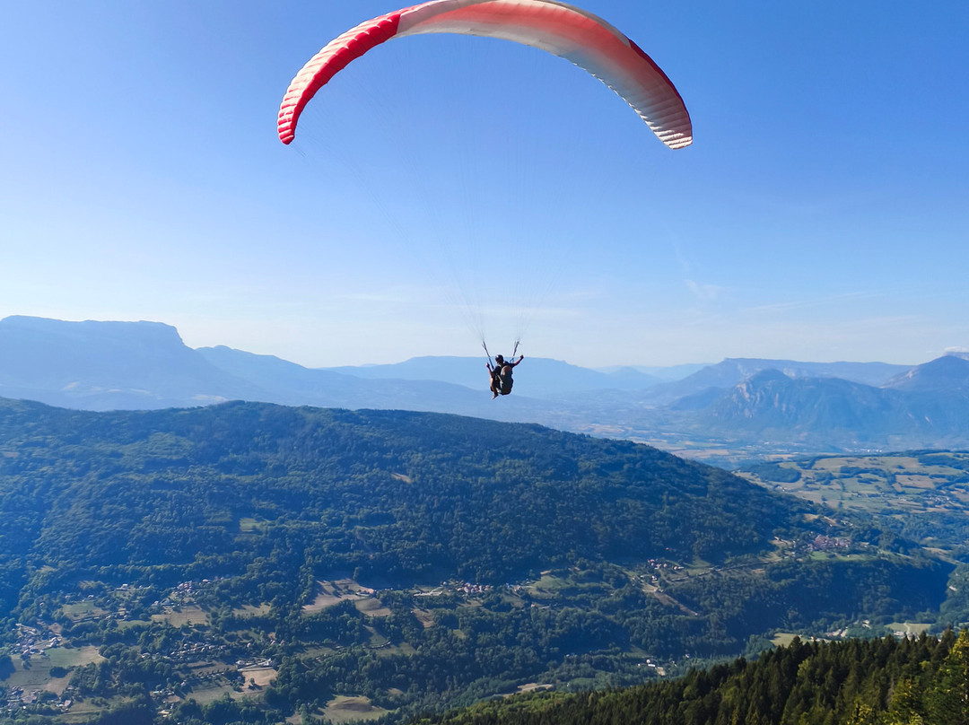 Sacha parapente biplace-Allevard必去景点