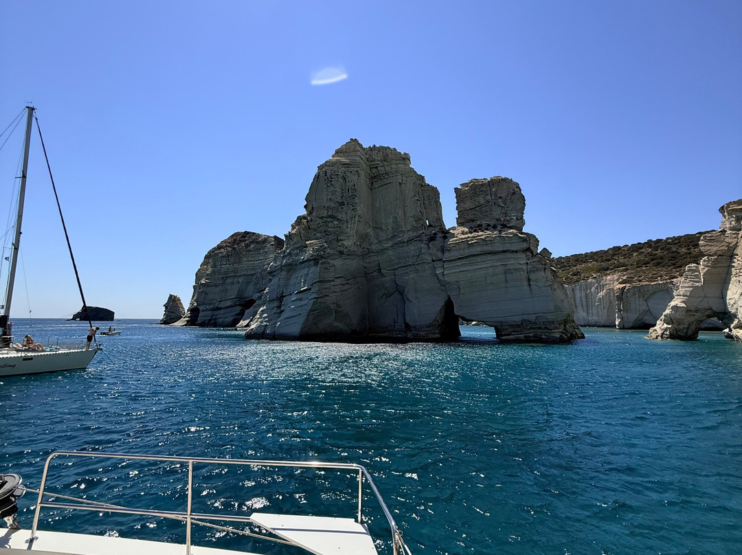 Odysseus A. Yacht Cruises-Adamas必去景点