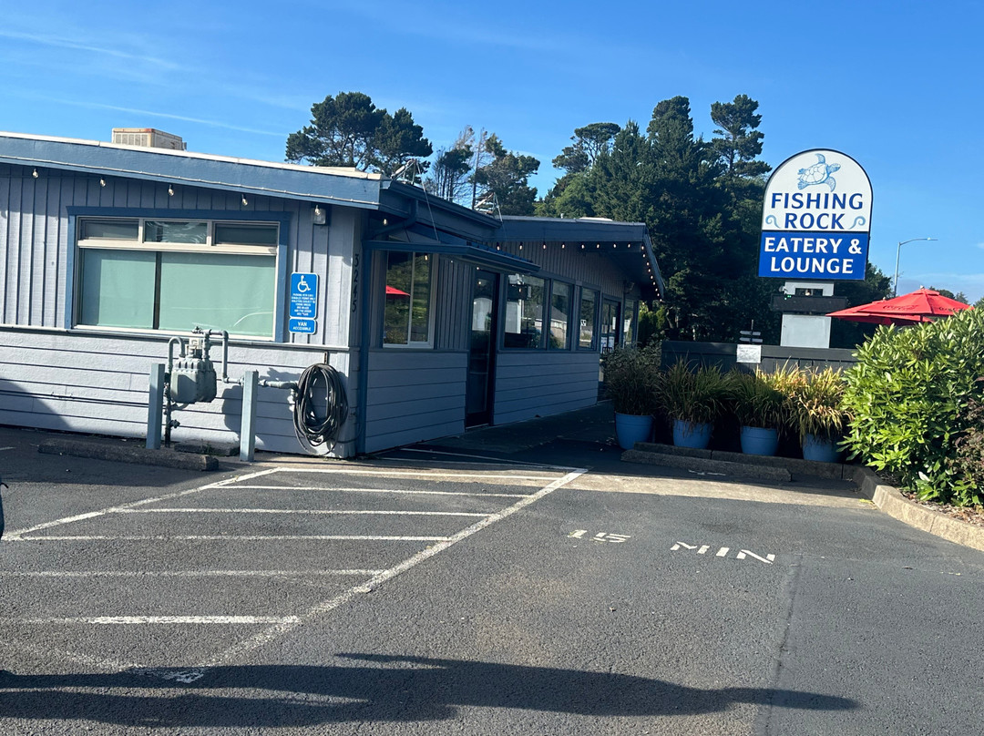 Fishing Rock Eatery & Lounge