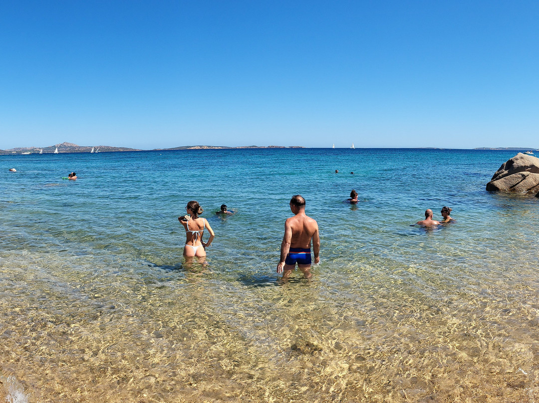 Spiaggia Le Piscine-Cannigione必去景点