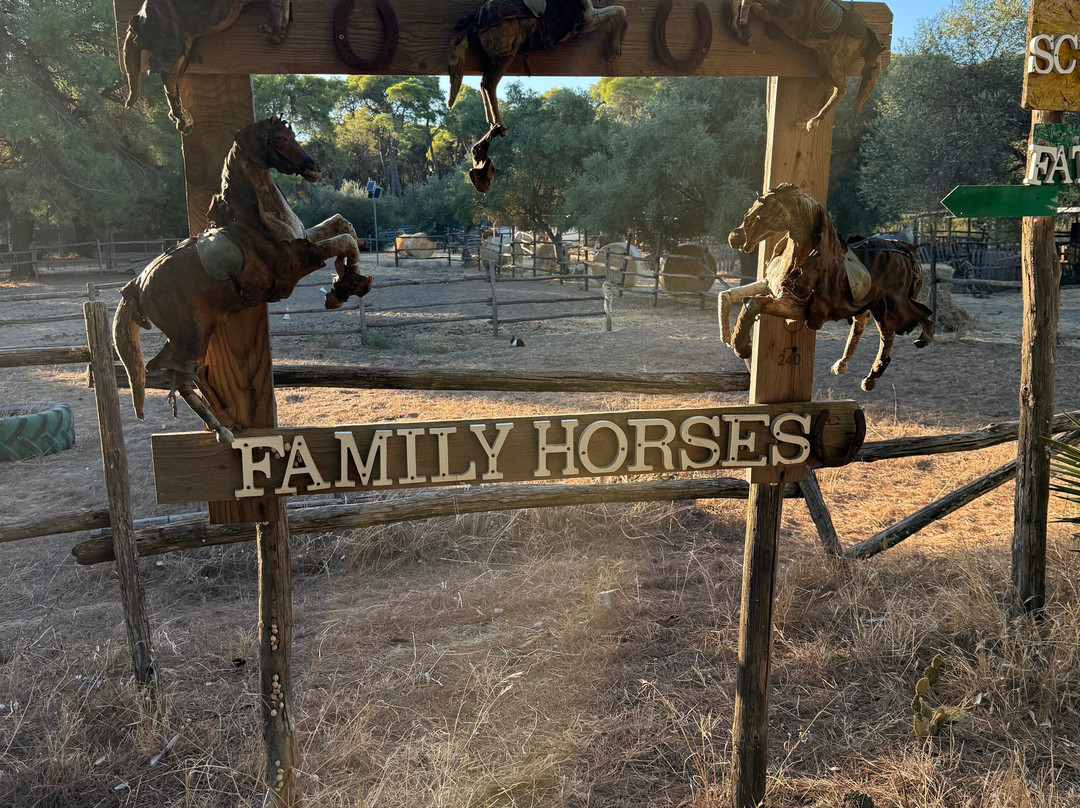 Family Horses 373-5361953-Marina di Ginosa必去景点