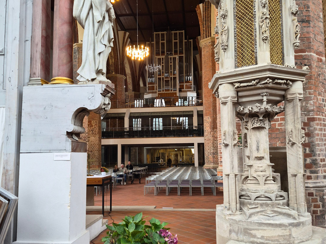 Dom St. Marien-Furstenwalde必去景点