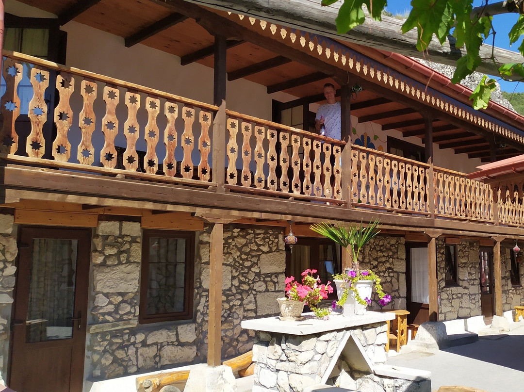 Eski-yurt Hotel
