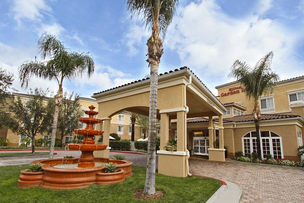 卡拉巴萨斯希尔顿花园酒店主图