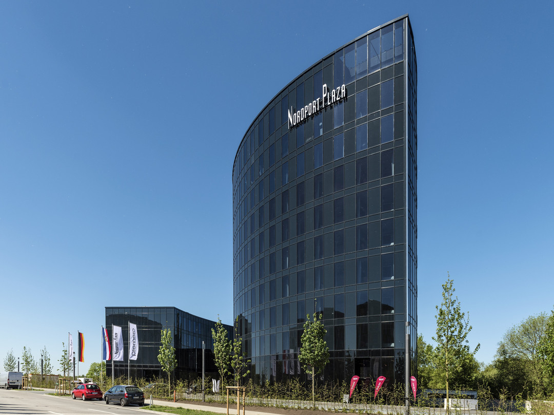 Airport Plaza Hotel