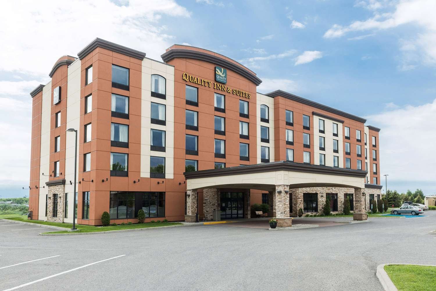 Quality Inn & Suites Levis-官方
