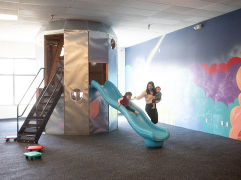 Over The Moon Play Space-卡瑞必去景点