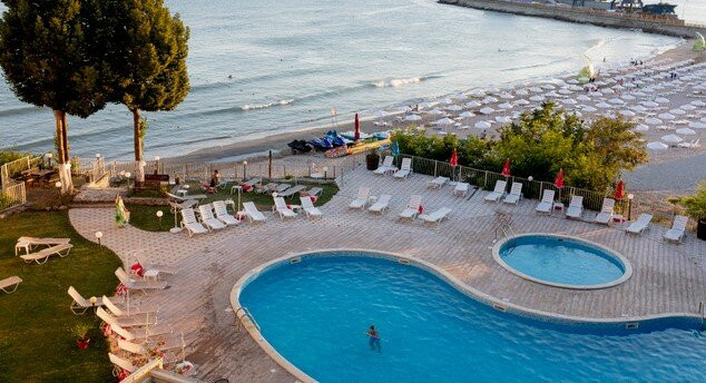 Helios Hotel