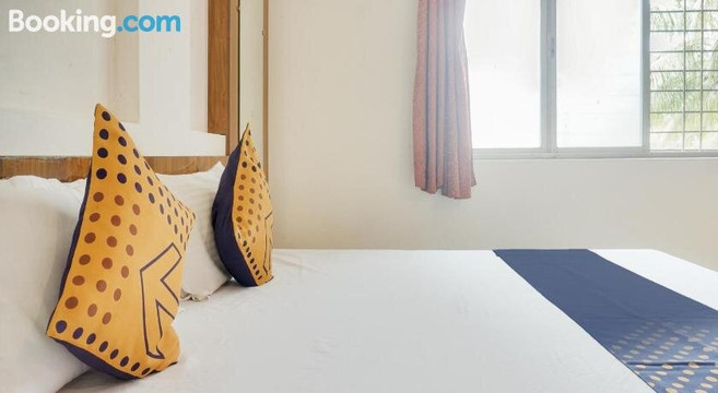 SPOT ON 75926 Laxmi Lodge