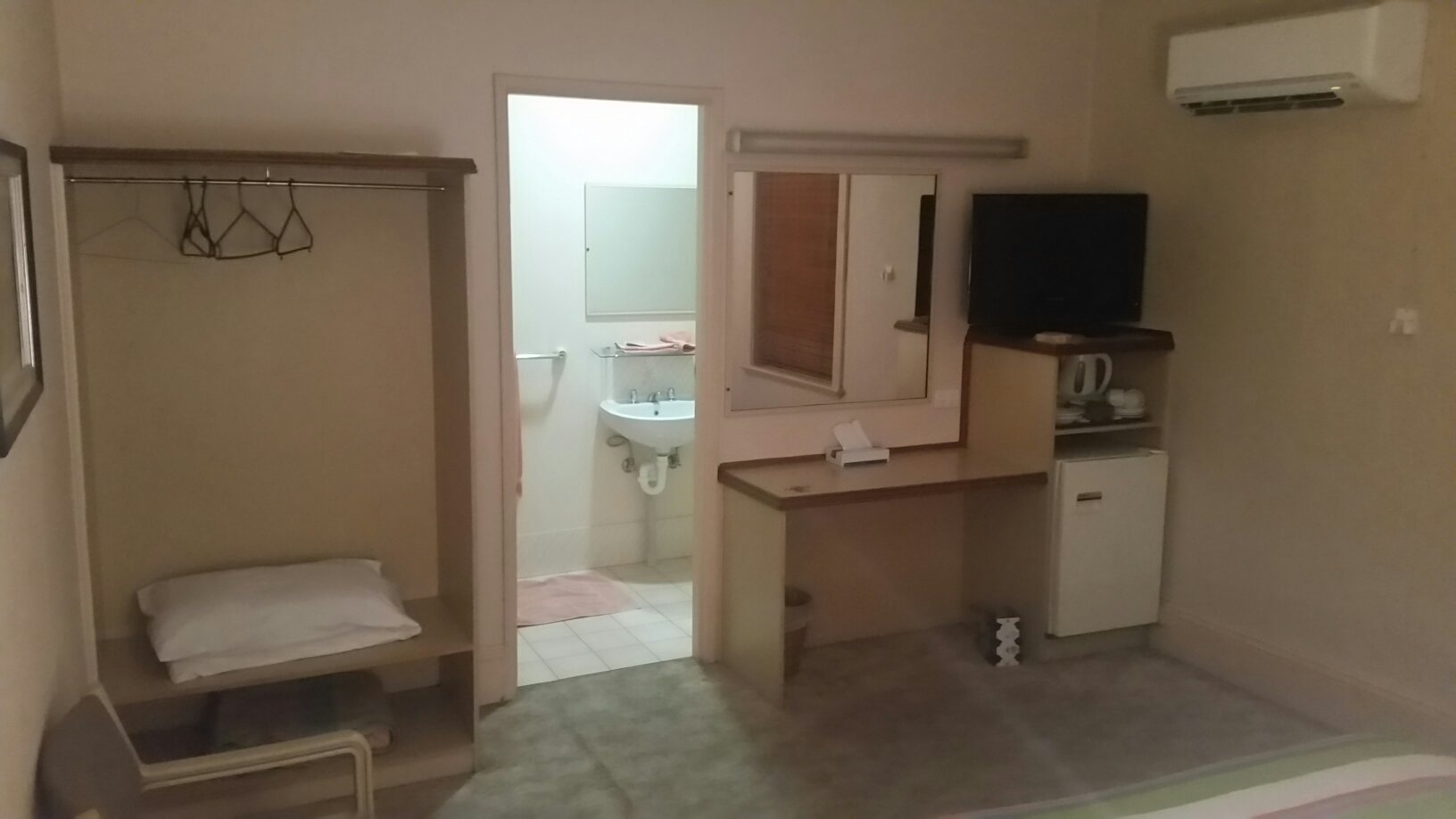 The Commercial Hotel-官方