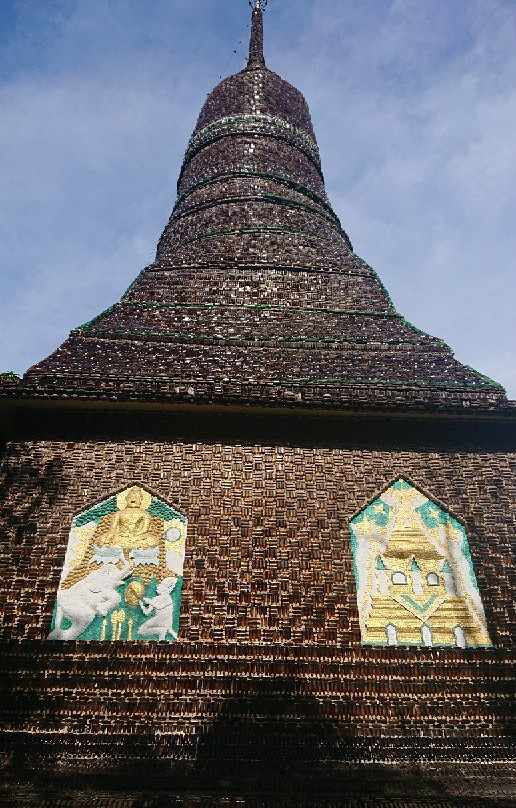 Wat Larn Kuad - Beer Bottle Temple-四色菊必去景点