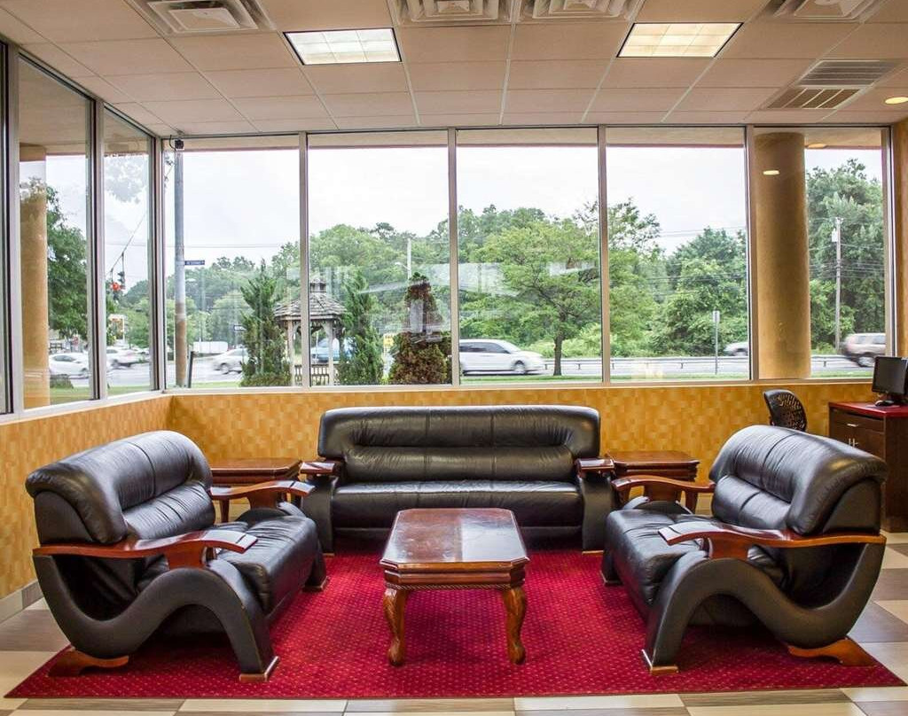 麦克阿瑟机场罗德威旅馆主图