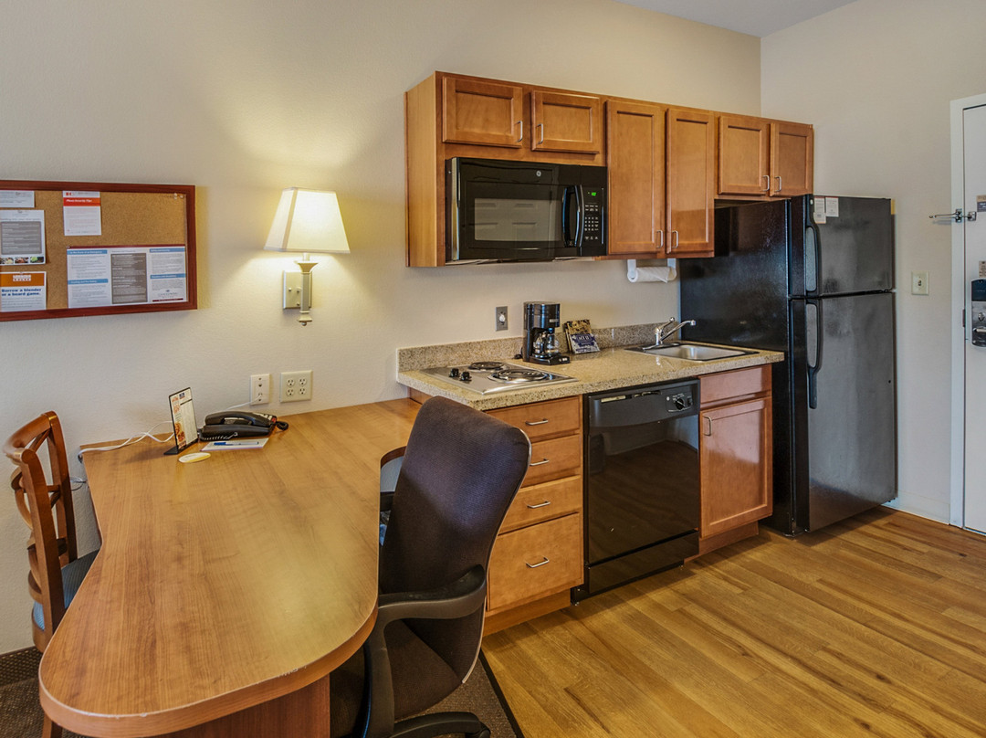 朗维尤烛木套房酒店主图