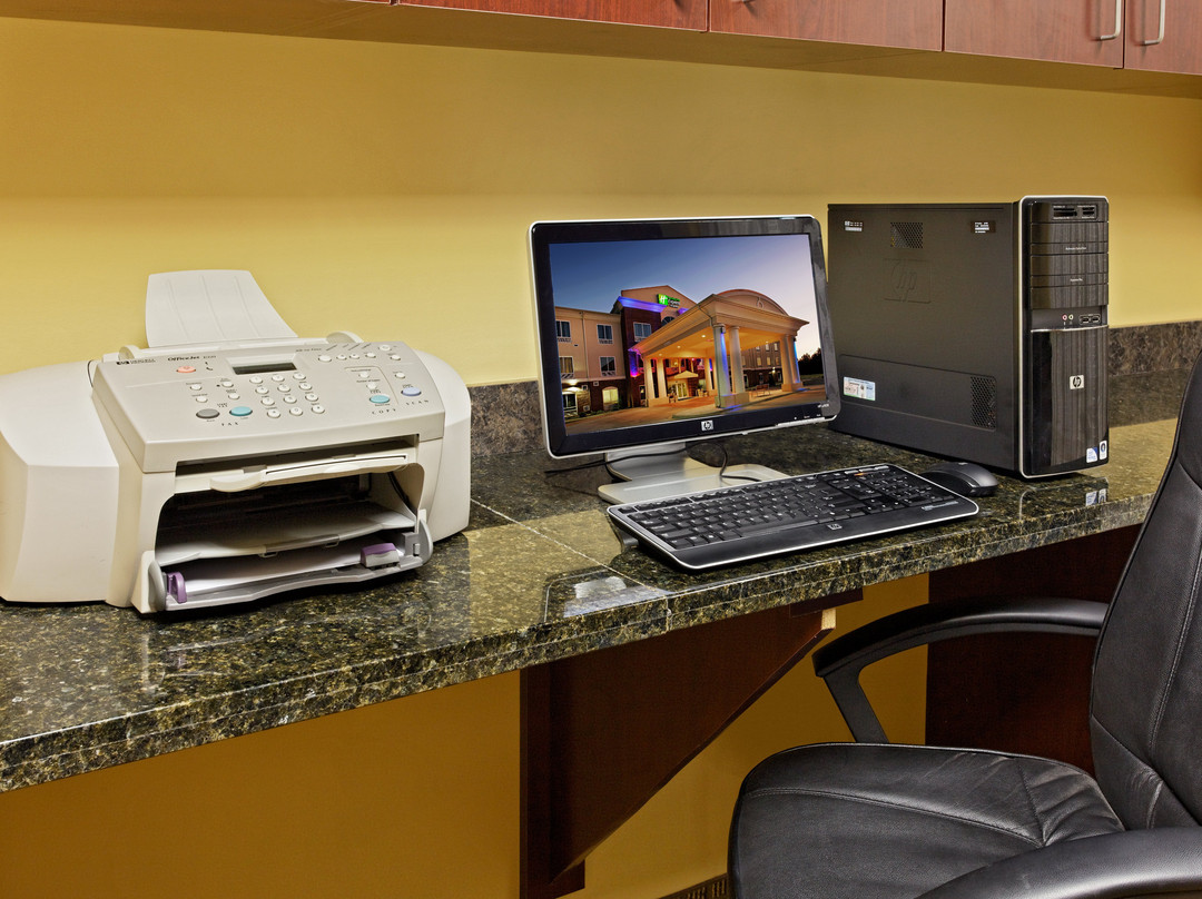 Holiday Inn Express & Suites Talladega By IHG主图