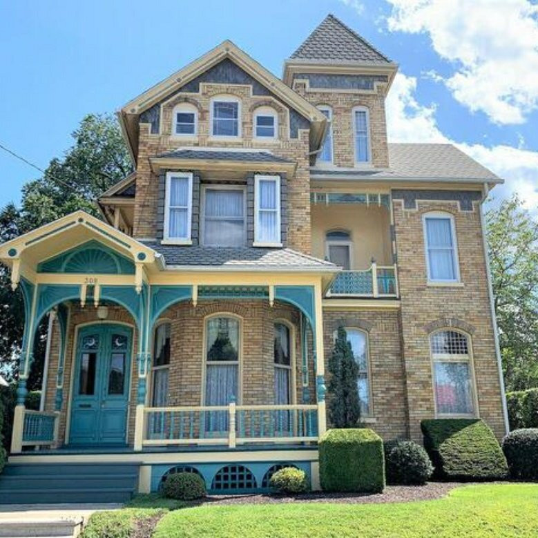 Blue Moon Bed & Breakfast