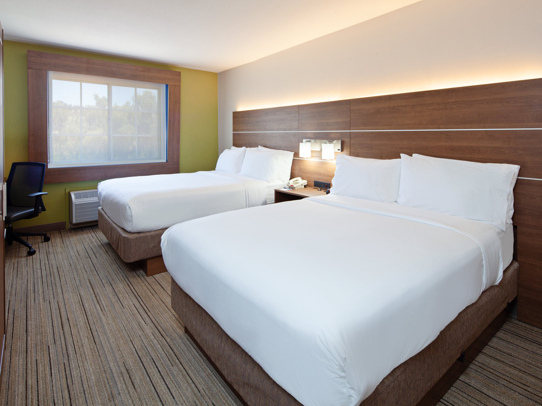 Holiday Inn Express & Suites San Diego-Escondido by IHG主图