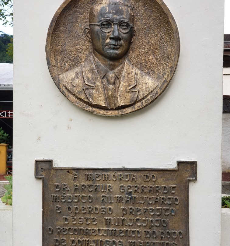 Praça Arthur Gerhardt景点图片