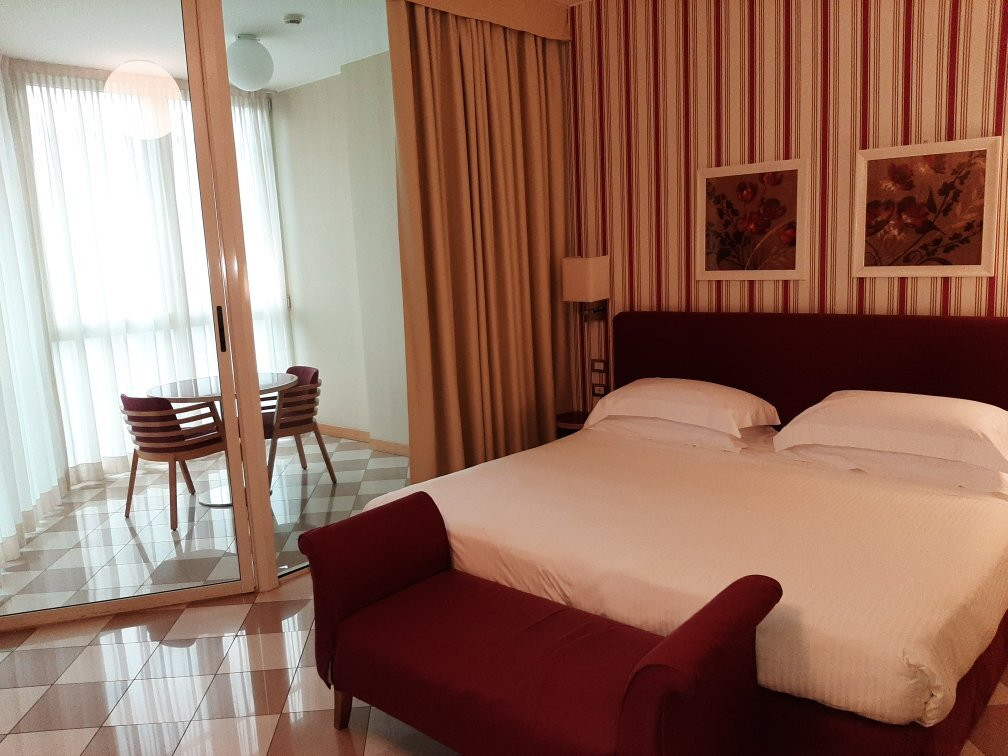 Unahotels The One Milano主图