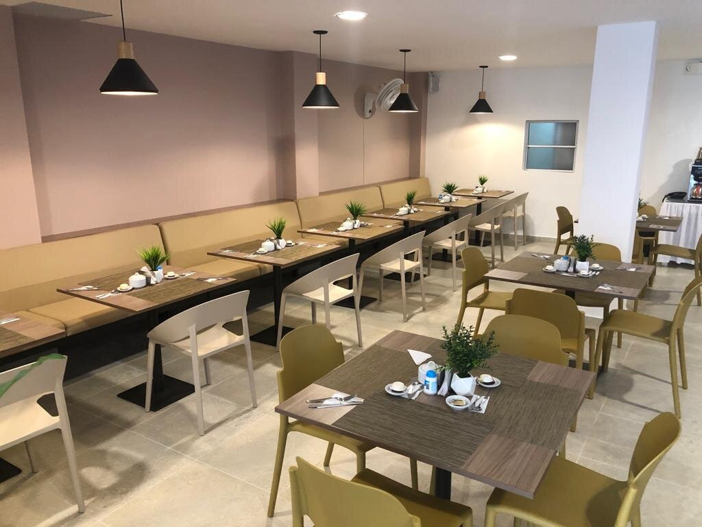 Colon Plaza Hotel主图