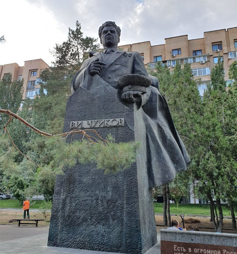 Monument to the Marshal V. Chuikov景点图片