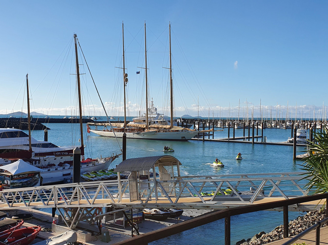 Coral Sea Marina-艾尔利滩必去景点