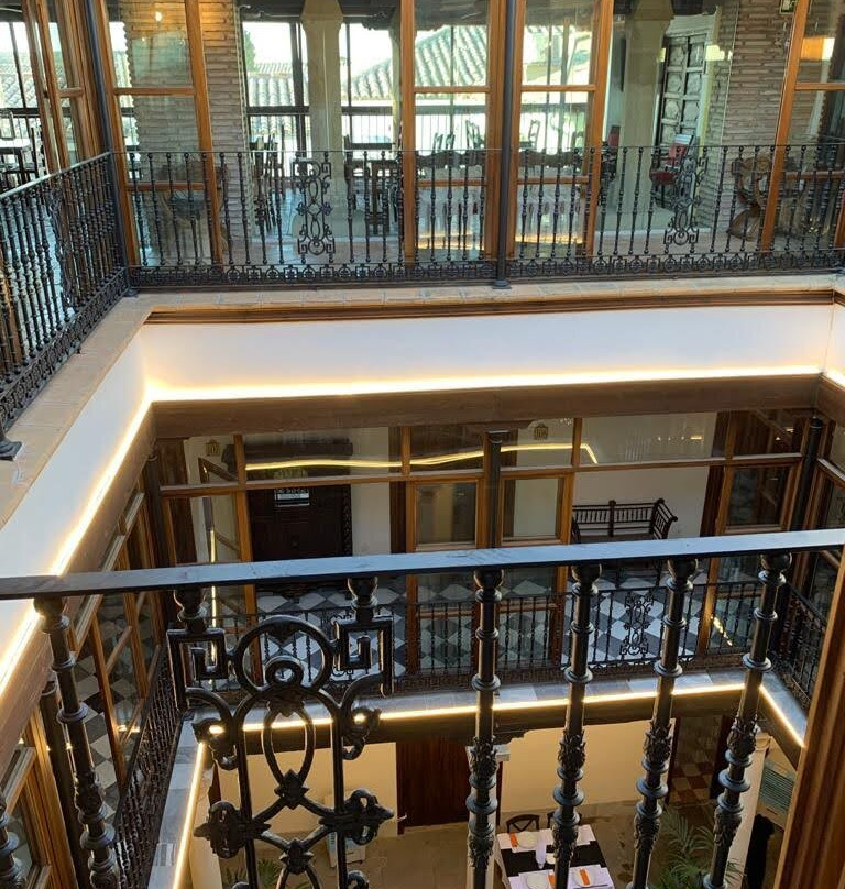 Hotel Alvar Fanez主图