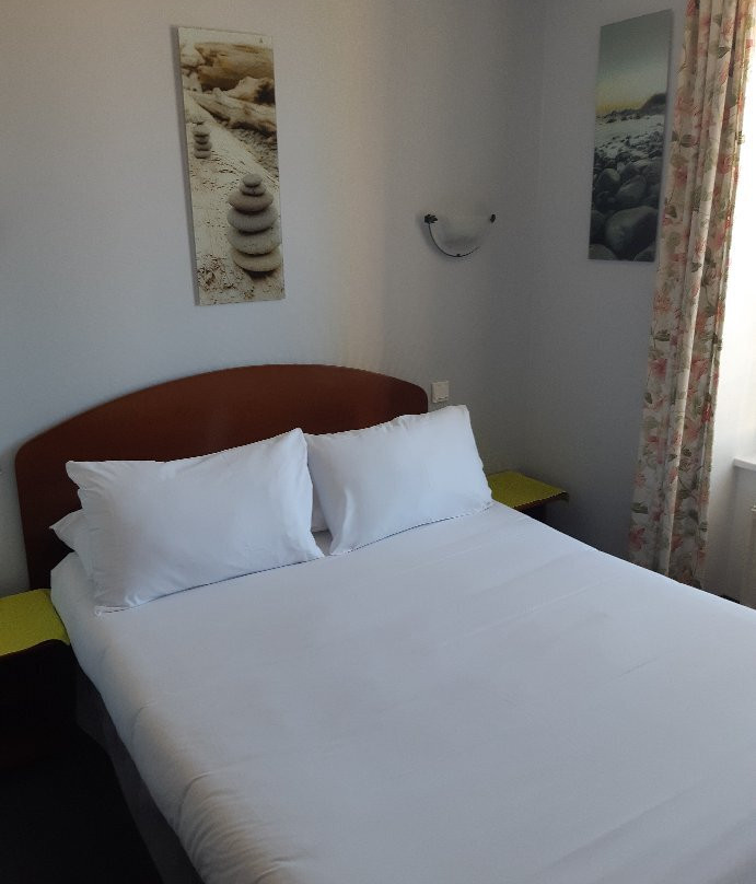 Logis Hôtel Rest. le Prieuré主图