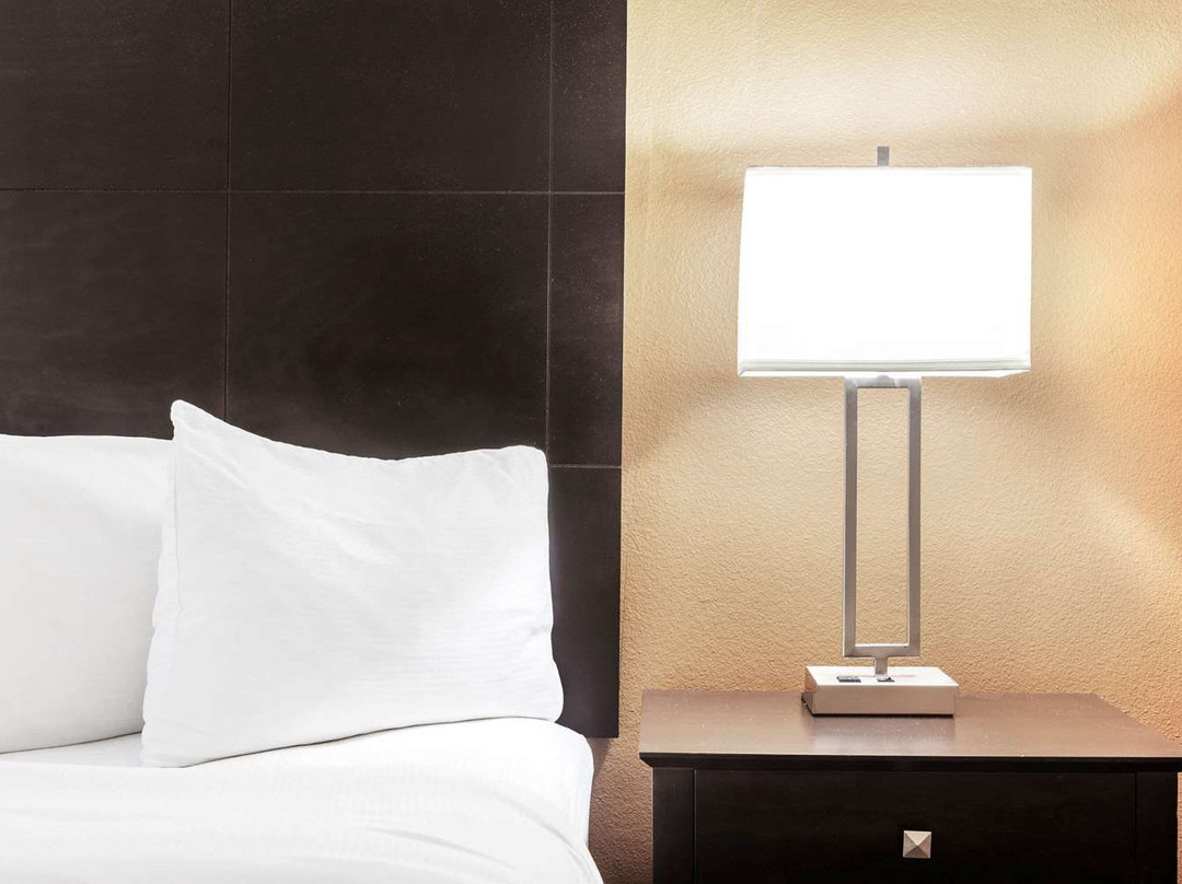 La Quinta Inn & Suites by Wyndham Beeville主图