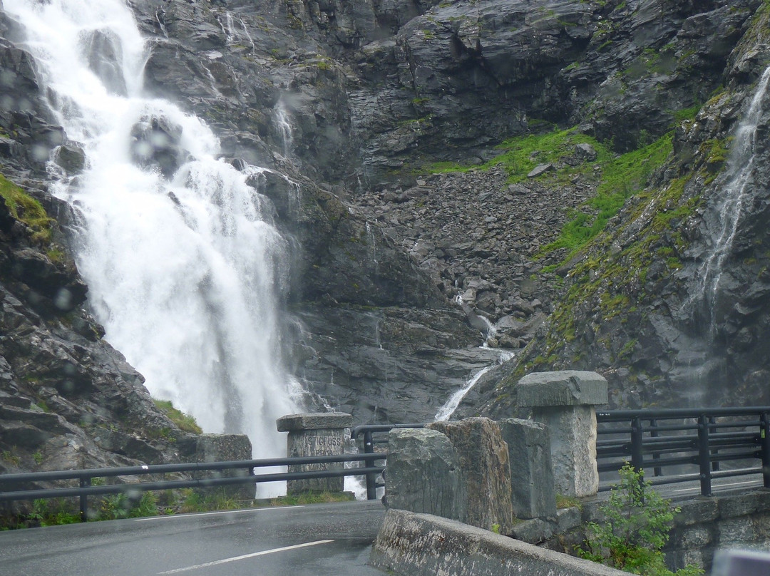 Stigfossen Waterfall-安道尔尼斯必去景点