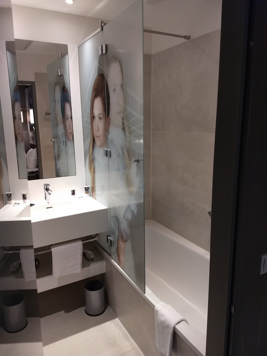 柏林维滕贝格广场美居酒店-浴室