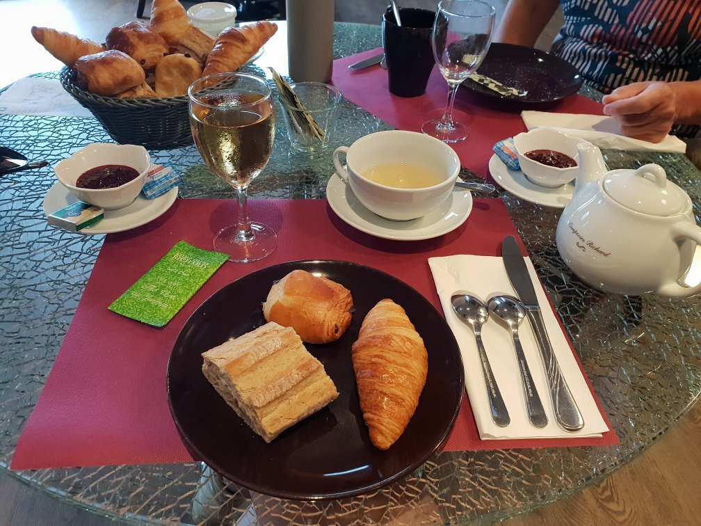 Hotel Restaurant Le Pont Napoleon主图