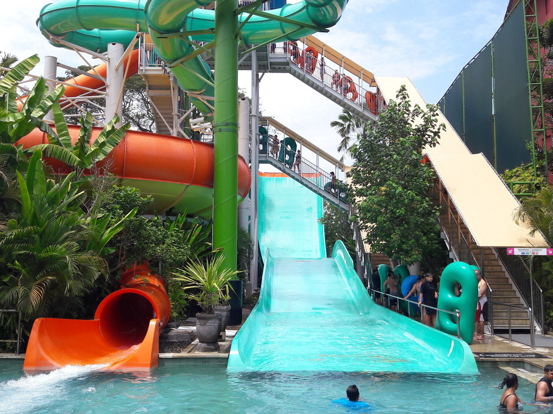 Waterboom Bukit Jati-吉安雅必去景点