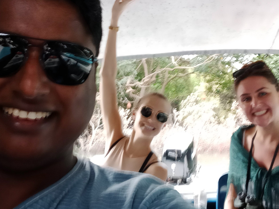 Queens Airport Residence主图