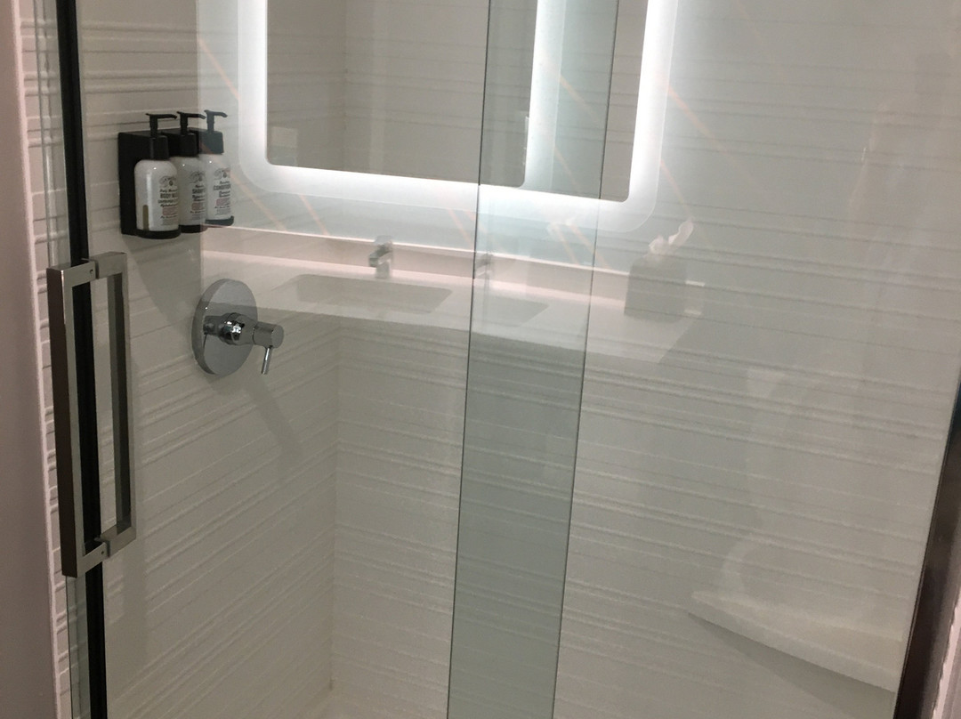 avid Hotel Orlando International Airport by IHG主图