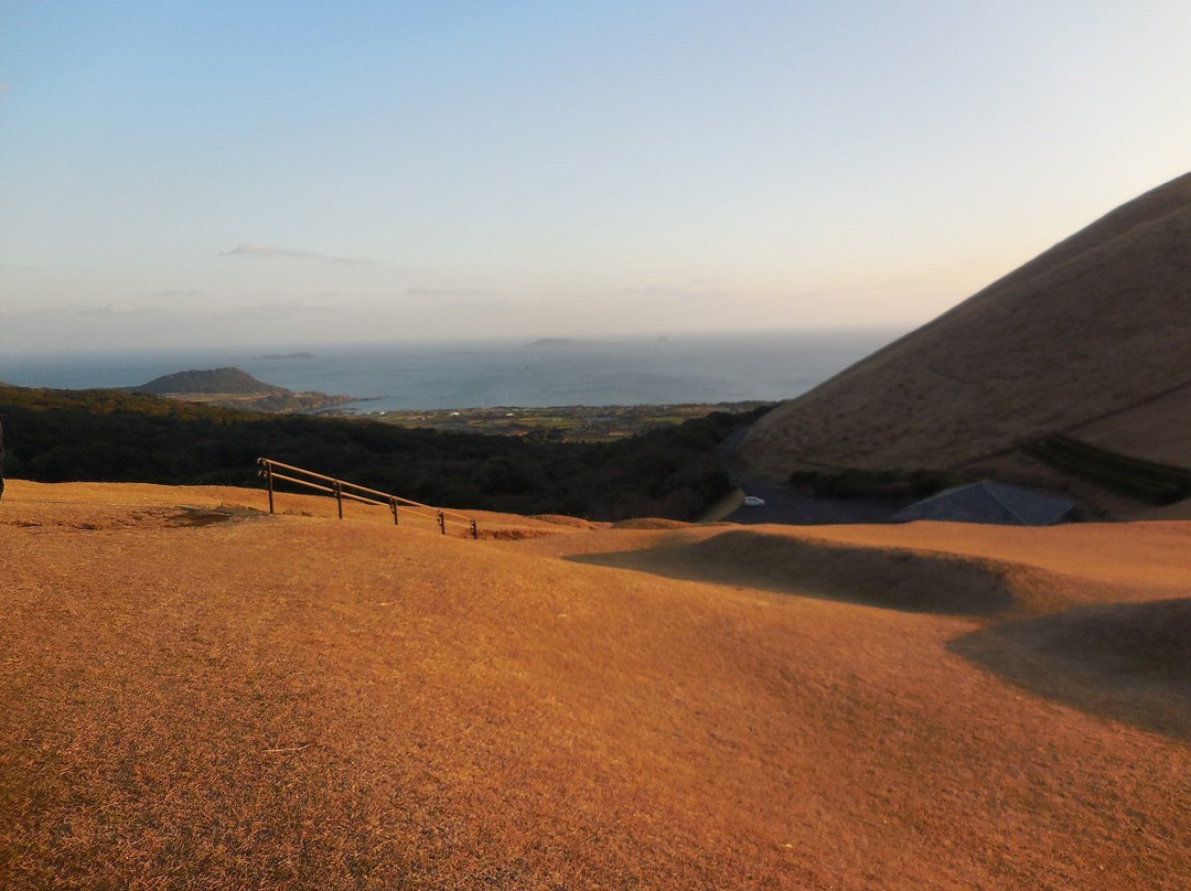 Onidake Volcanic Mountain景点图片