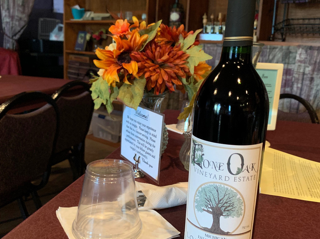 Lone Oak Vineyard Estate & Tootsie's Brewery景点图片