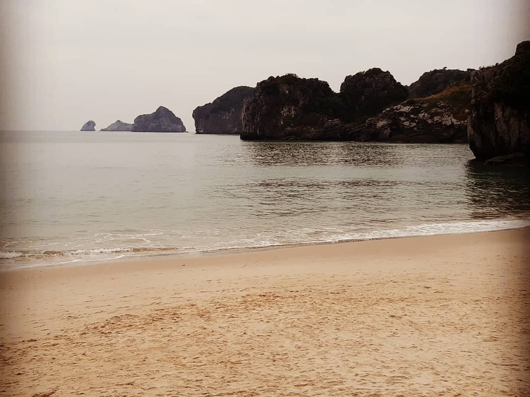 吉婆岛日出度假酒店主图
