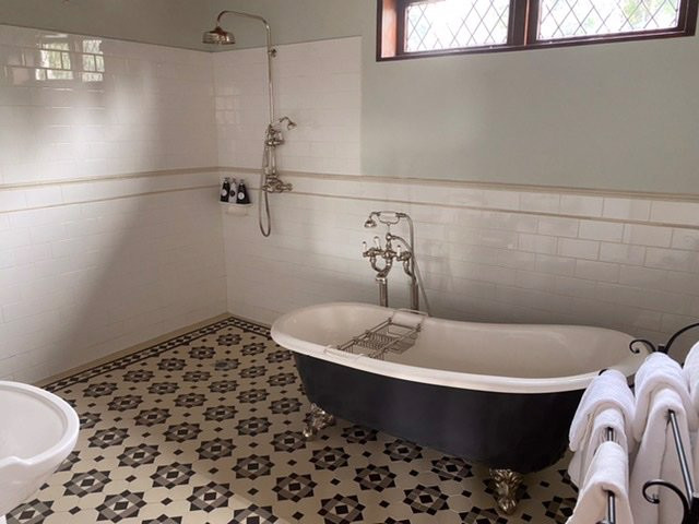 库克山湖畔度假酒店主图