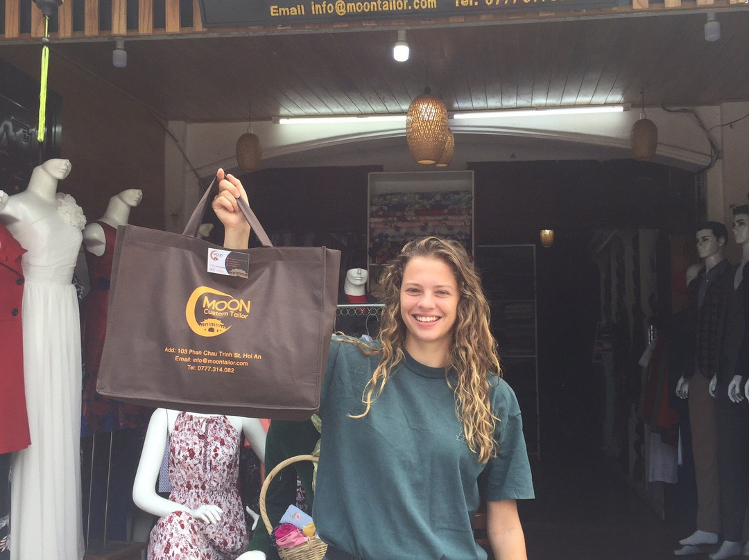 Moon Custom Tailor-会安必去景点