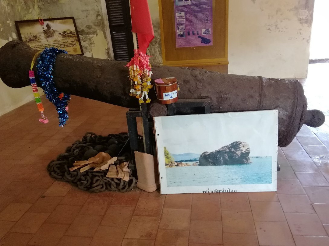 Tuek Daeng-尖竹汶必去景点