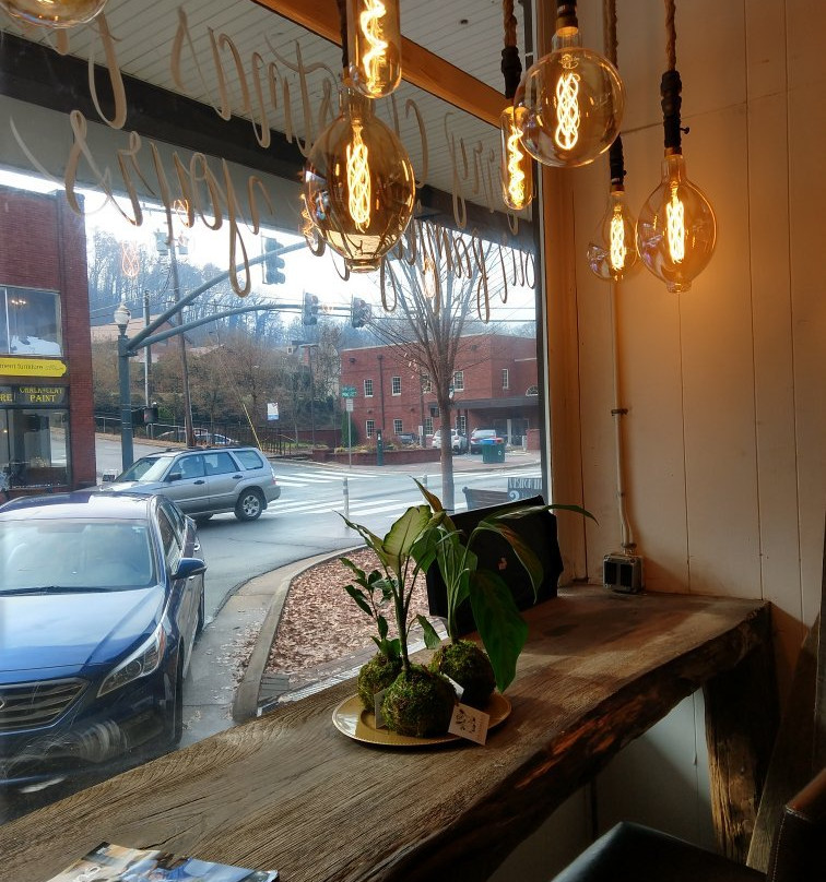 The Farmhouse Mercantile & Coffee Bar-Sylva必去景点