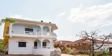 Vanquish Holiday Home